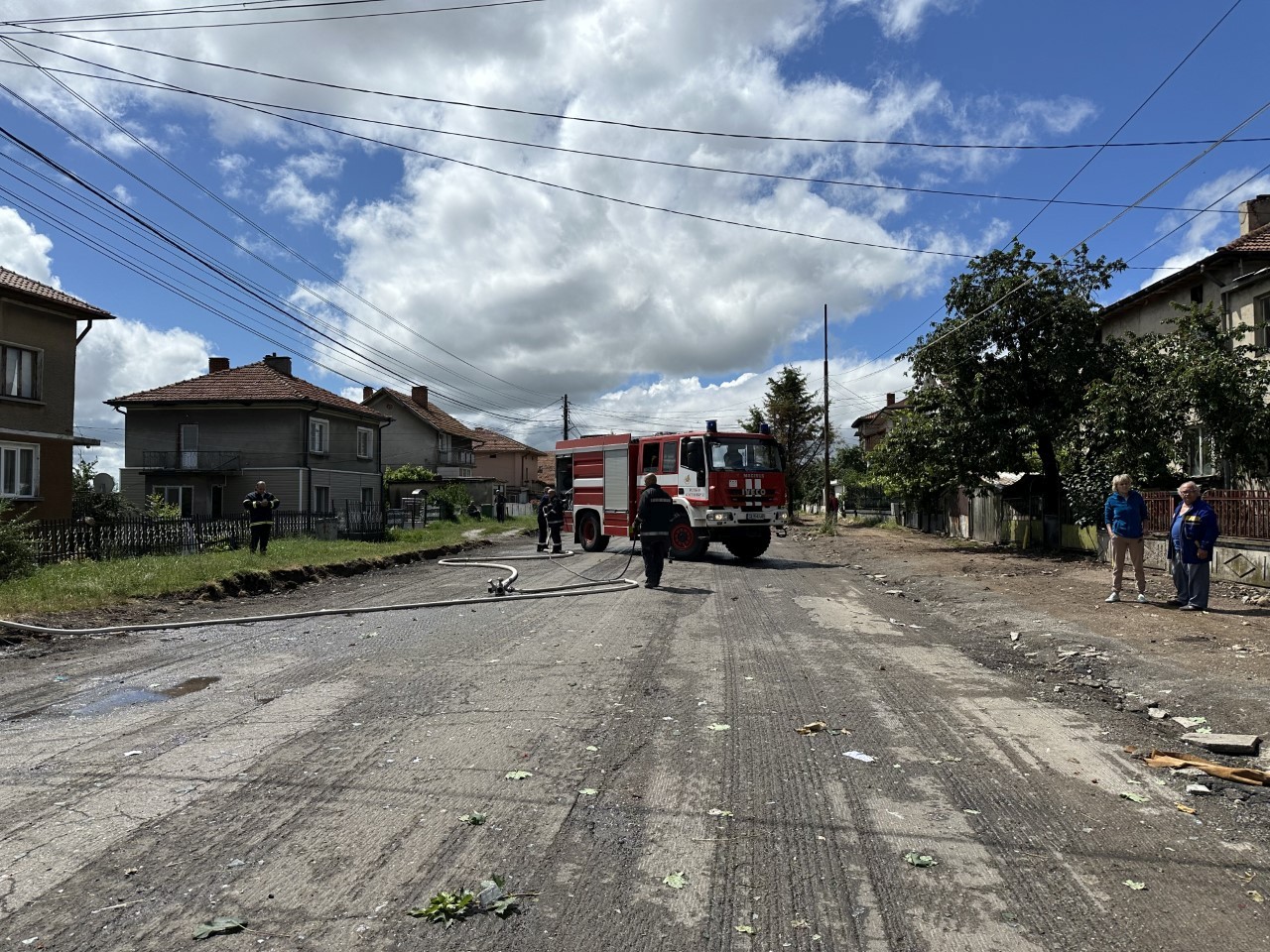 Къща се взриви в Костинброд. Жената е с 28 процента изгаряния. 