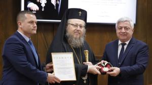 Русенският митрополит Наум бе удостоен на церемония със званието Почетен