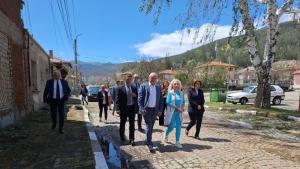 Министър председателят Димитър Главчев посети днес гр Шипка който е един