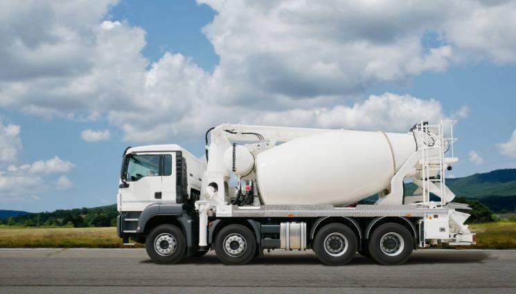 бетоновоз - Бетоновоз прегази мъж на пешеходна пътека!