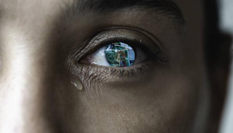 плач рев пари плачене сълзи сълза - ЗА ЧРД: Сайт измами БГ актриса с чанта за 1000 лв.! (СНИМКА)