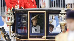 Кейт съпругата на британския престолонаследник принц Уилям пристигна в Бъкингамския
