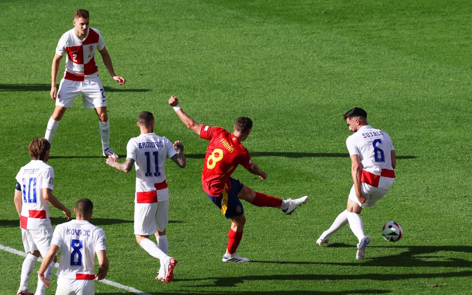 Испания и Хърватия излизат един срещу друг в първия си
