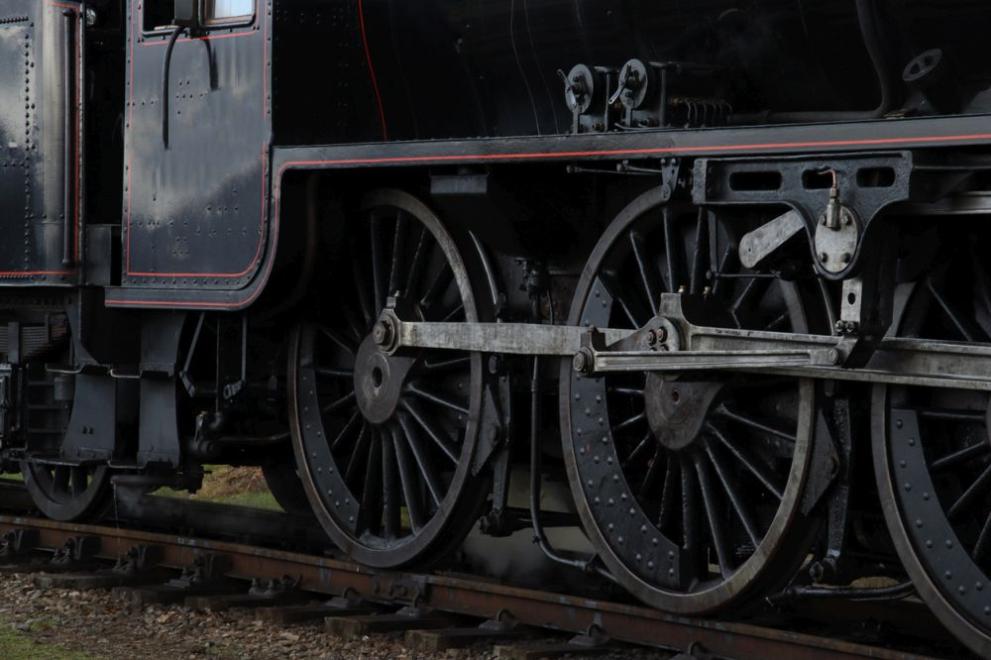 250 тона. Толкова е общата тежест на локомотивите, които 36-годишният Мариян