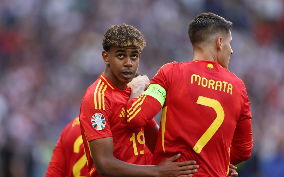 Футболистът на Испания - Ламин Ямал,постави не едно, а две