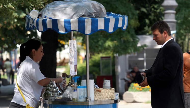 сладолед - Ученици изкарват 1500 лв. през ваканцията!