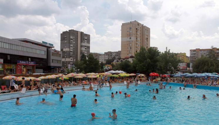 басейн - РАЗХЛАЖДА В ЖЕГИТЕ: Басейнът колкото уикенд на морето!