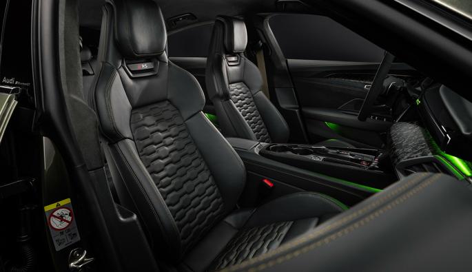  Audi RS e-tron GT performance