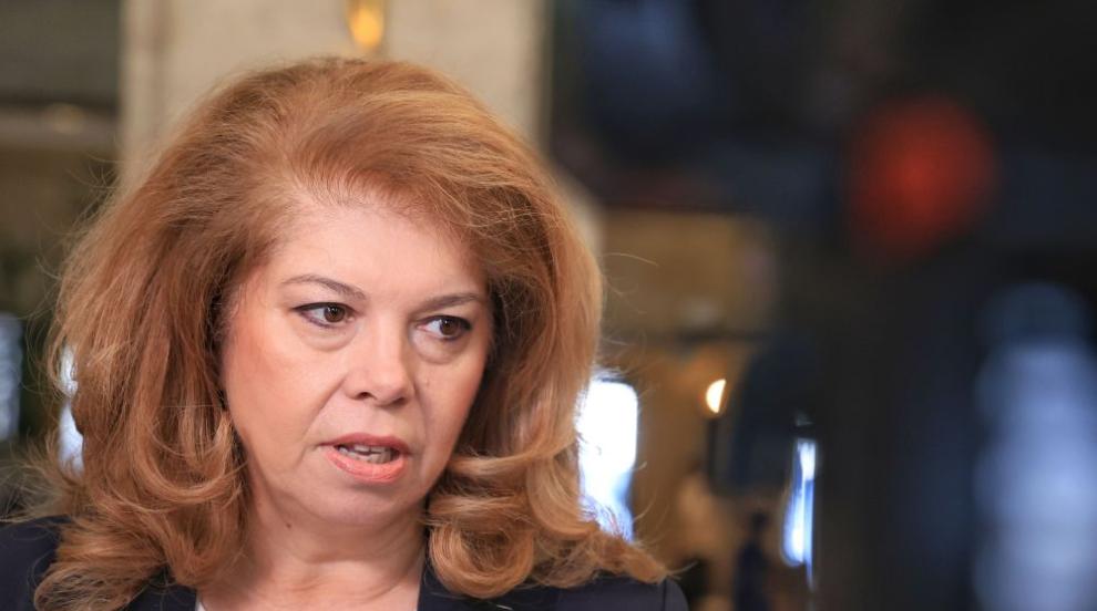 Йотова: Признавам правото на президента да защити Конституцията