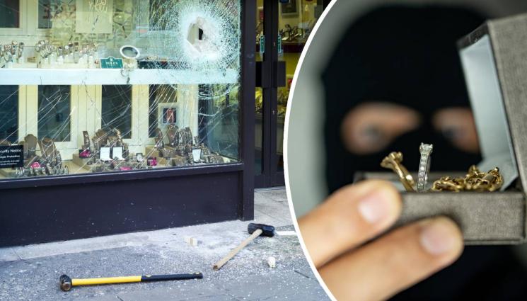 обир - ПОСРЕД БЯЛ ДЕН: Банда от 20 мъже с чукове ошушка бижутерия! (ВИДЕО)