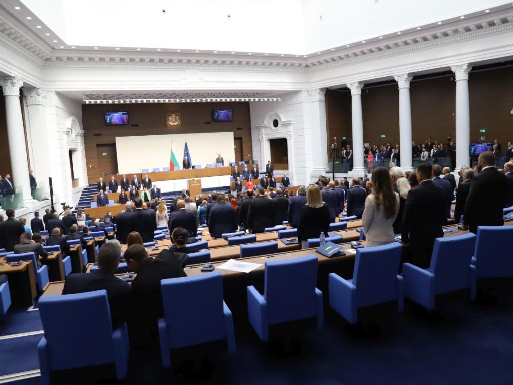 На консултациите при президента Румен Радев темата за трети мандат измести