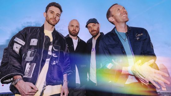 Coldplay издадоха сингъла "feelslikeimfallinginlove"