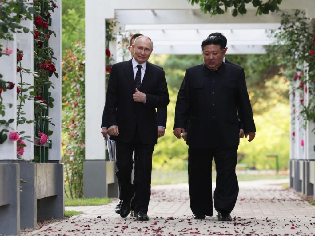 Първото посещение на Владимир Путин в Северна Корея от близо