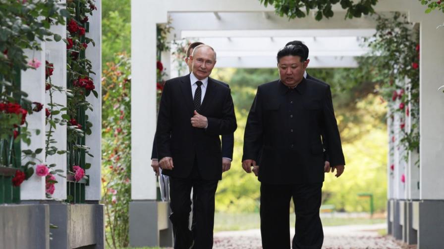 Какво получи Путин от посещението си в Северна Корея?