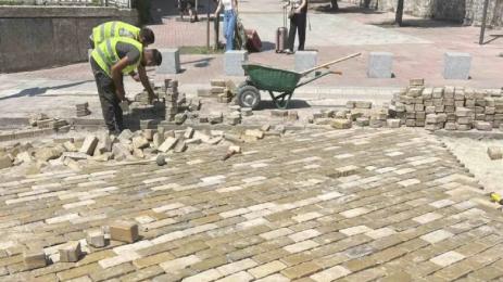 жълти павета ремонт