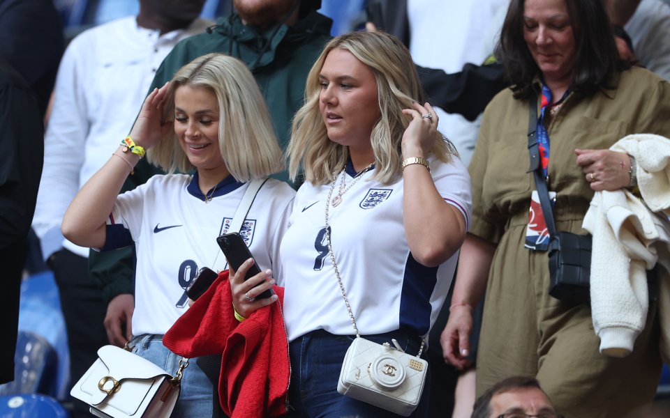 Мениджърът на Англия Гарет Саутгейт е отворил лагера на отбора