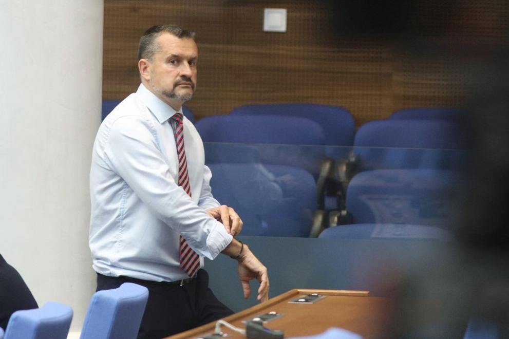 50-ото Народно събрание вече има и първия си независим депутат