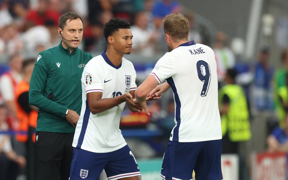 Дания и Англия играят при във втория си мач от