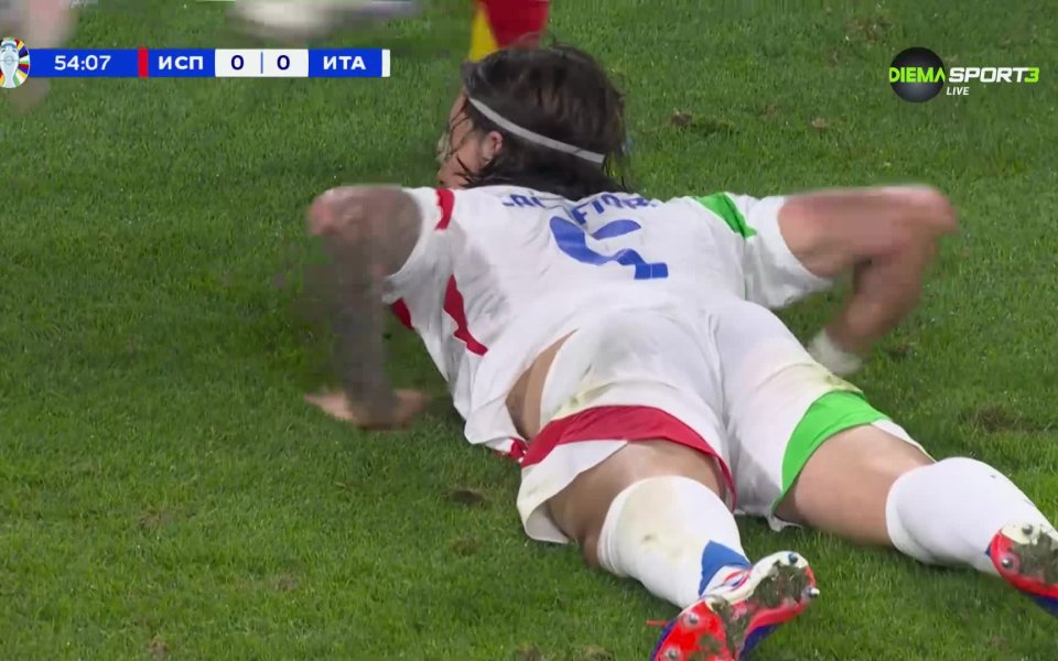 Отборът на Испания поведе с 1:0 на Италия в 55-ата