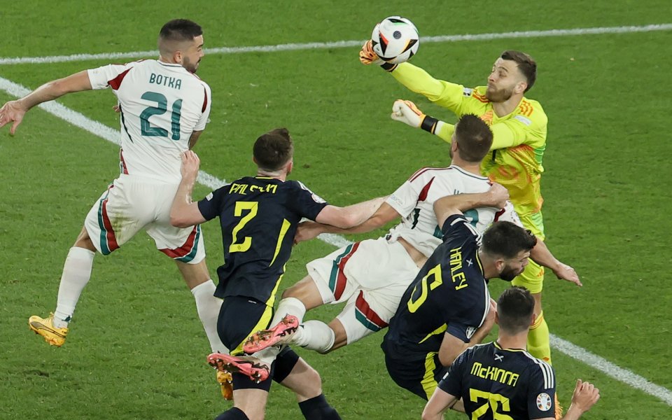 ​Тежкият инцидент с Барнабаш Варга в мача между Унгария и