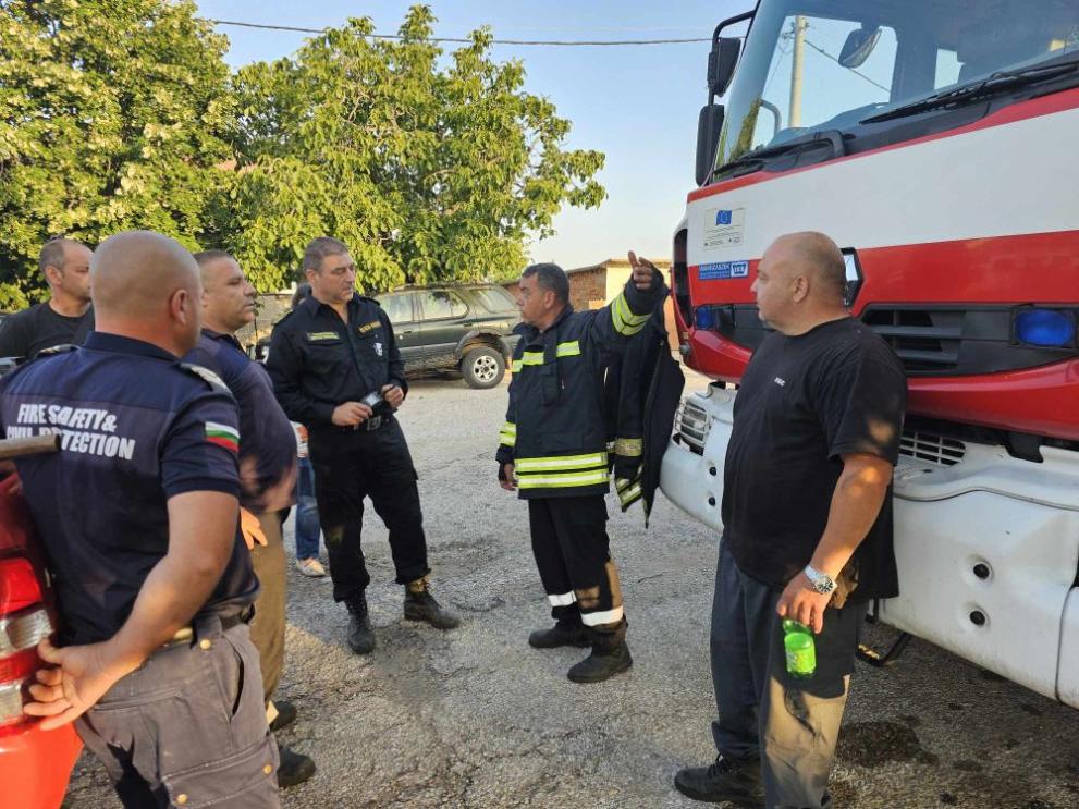 Продължава борбата с пожарите в Сакар. Възникнал е още един