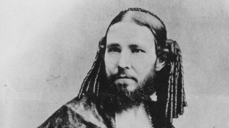  Зловещите истории на 7 брадати дами 