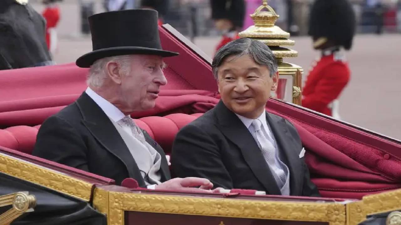 Чарлз и японския император