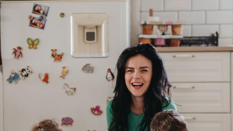  Вижте сладките фотоси на Мона и фамилията ѝ 