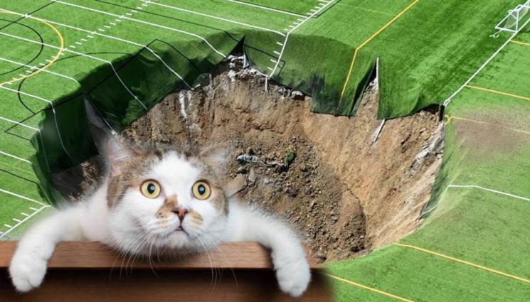 терен пропадане - МИСТЕРИОЗНО: Земята се отвори и погълна футболно игрище (ВИДЕО)