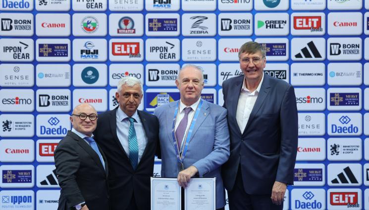 джудо - Министър Глушков награди призьорки при кадетките на европейското по джудо в София