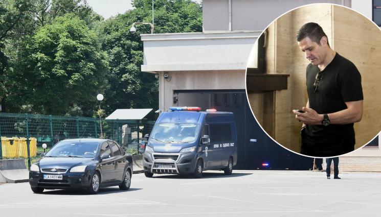 Брендо - ПОД ОХРАНА: Брендо дойде по къси гащи от затвора!