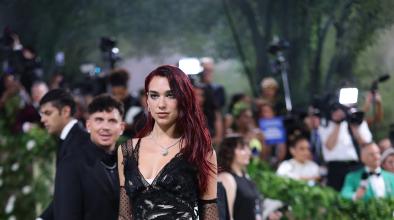 Dua Lipa събра 100 000 души публика в Гластънбъри