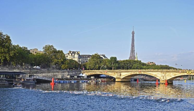 Париж Сена - Четири тела извадени от Сена край Париж!
