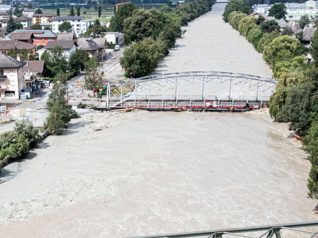 В резултат на свирепите бури и проливните дъждове които връхлетяха