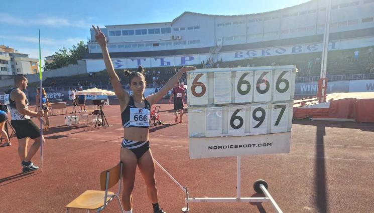 Пламена Миткова лека атлетика - Пламена Миткова покри олимпийския норматив в атлетиката