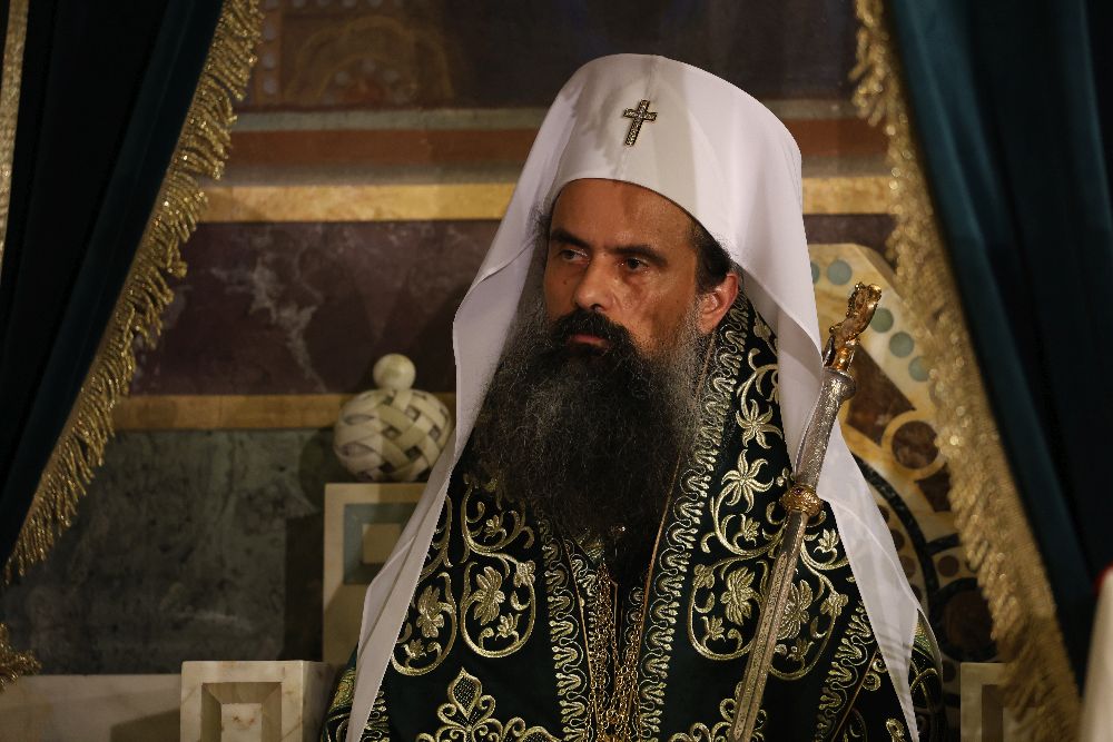 Той бе определен за патриарх след балотаж с Врачанския митрополит Григорий.