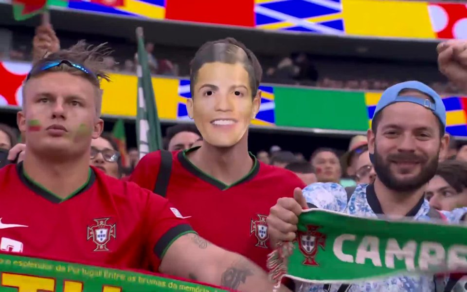 Вижте каква е атмосферата на стадиона преди осминафиналния двубой от