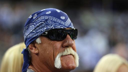 <p>&bdquo;Седях в банята с пистолет в устата, без да знам какво правя&ldquo;: Признанията н Хълк Хоган преди смъртта му</p>