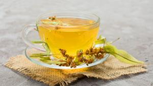 Липовият чай е известен със своите множество ползи за здравето