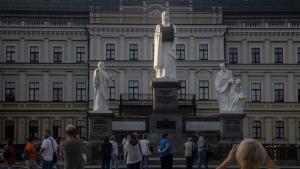Украйна заяви че руските сили целенасочено се прицелват към паметници