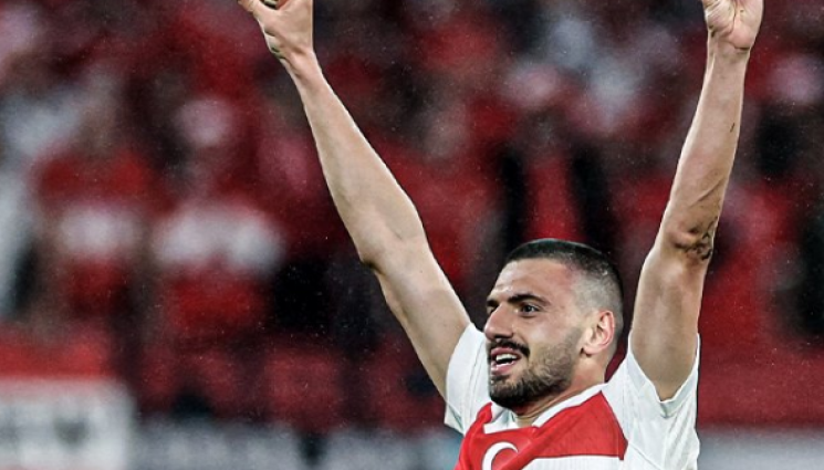 Мерих Демирал Турция - УЕФА одра кожата на Вълка Демирал