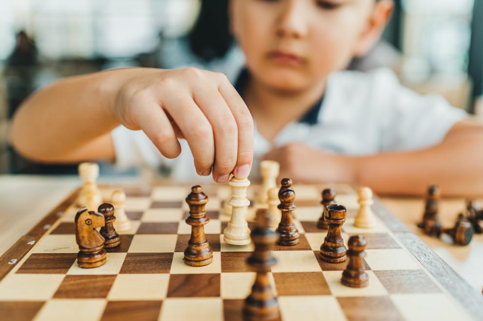 Има много причини да научите децата си как да играят