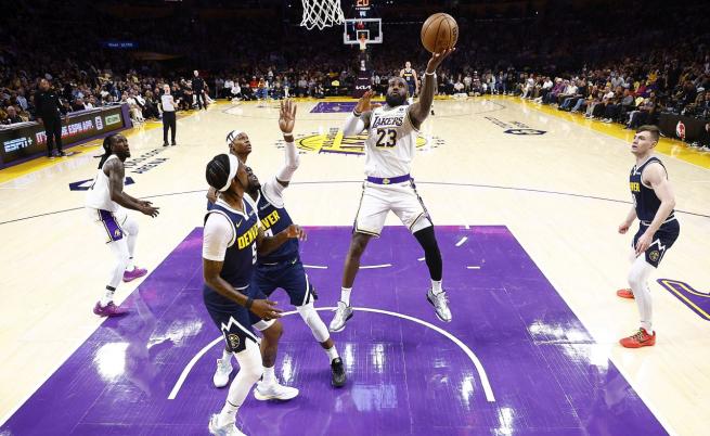  Леброн Джеймс на път към точка 50 000... 