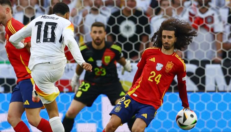 Марк Кукурея - По-добре късно, отколкото никога! УЕФА призна, че е имало дузпа за Германия срещу Испания