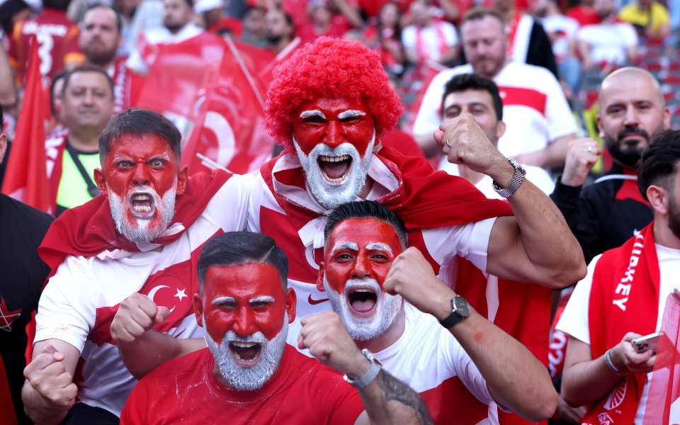 Нидерландия се изправя срещу Турция в двубой от 1/4-финалите на