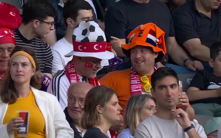 Феновете на Нидерландия и Турция ще подкрепят пламенно своите любимци в Берлин