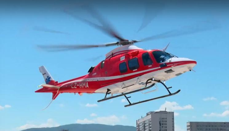 хеликоптер - Въздушната линейка влиза в бокса!