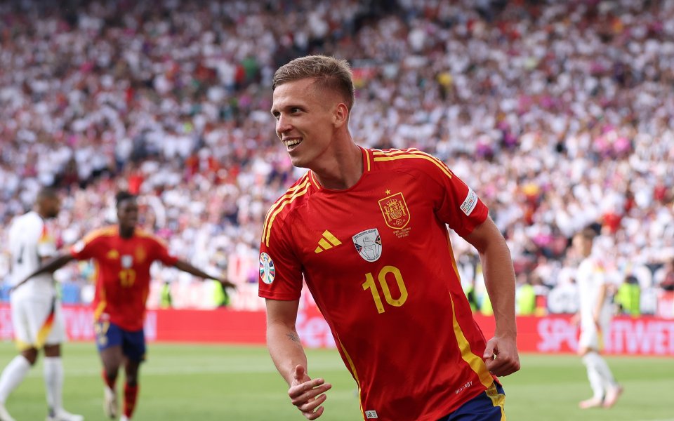 Lionel Messi with a young Dani Olmo in 2007 —
