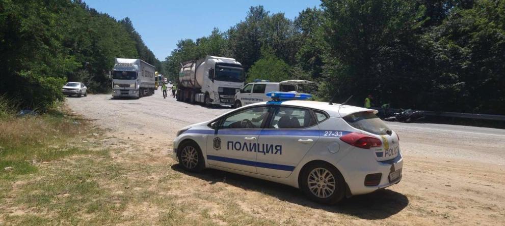 Тежка катастрофа е станала в Ришкия проход, съобщиха от полицията.