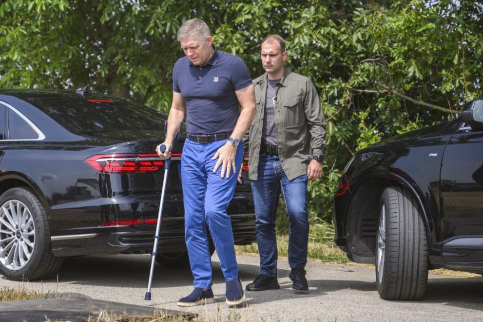 Словашкият премиер Роберт Фицо предприе първото си пътуване извън Братислава,